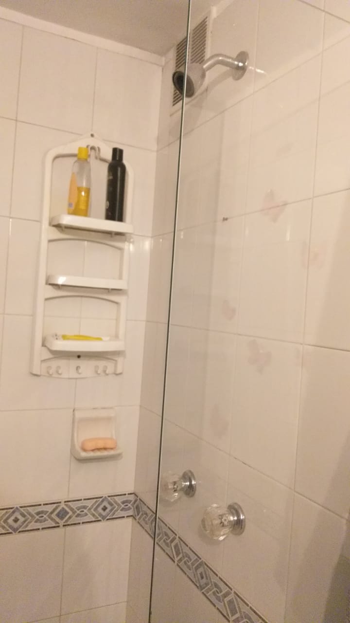 Baño antes de la remodelación Bogotá — proyecto 2