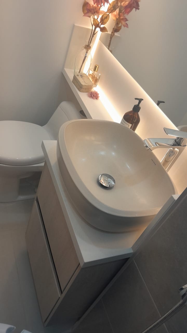 Baño remodelado Bogotá — proyecto 1 ángulo 3