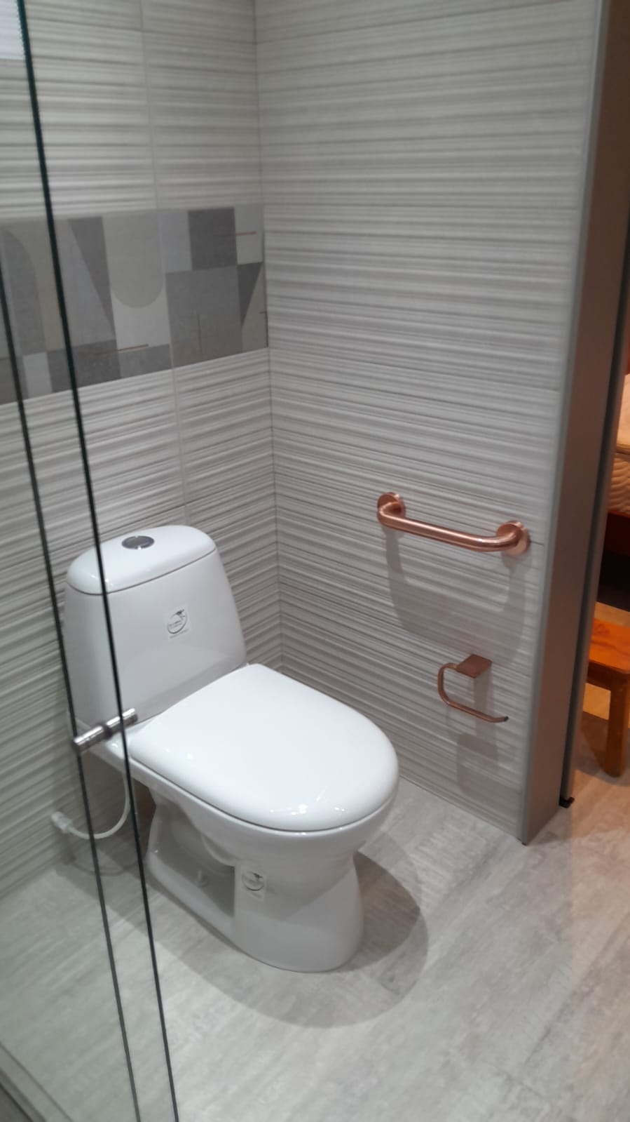 Baño remodelado Bogotá ángulo 3