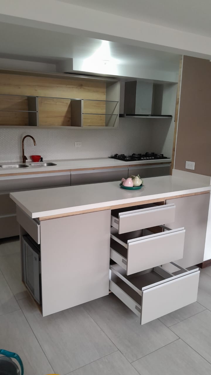 Carpintería a medida Bogotá — proyecto complementario