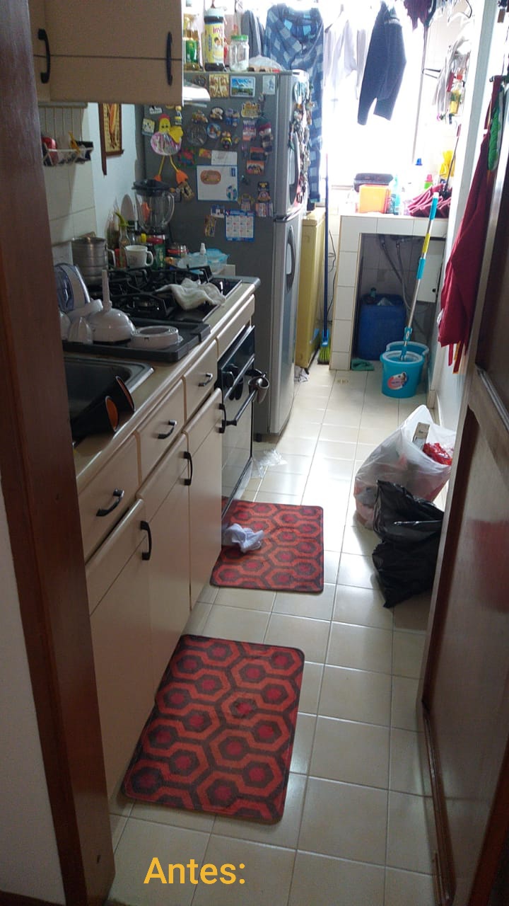 Cocina antes de la remodelación en Bogotá — estado original proyecto 2