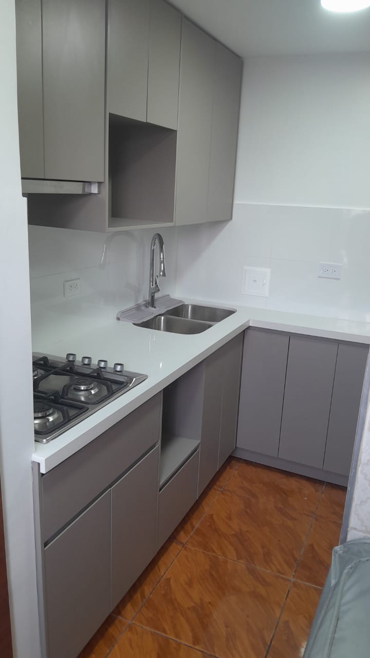 Cocina remodelada en Bogotá por Estructura — proyecto 1 terminado